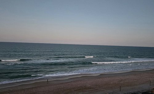 There is honestly nothing more healing to my brain and nervous system than the ocean. Something about it just hits the reset ...