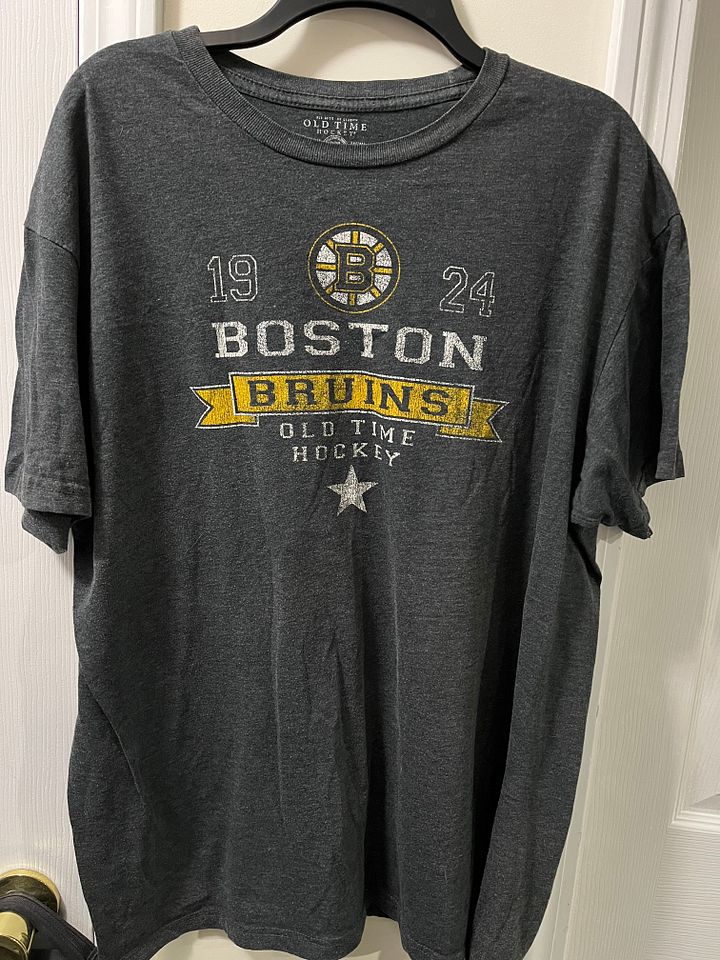 Boston Bruins Old Time Hockey Tshirt XL product image (1)