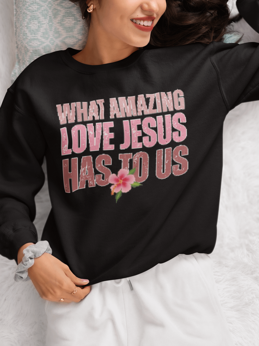 JESUS Amazing Love To Us Gildan Sweater product image (1)