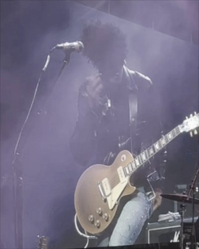 We Gonna Make It, Y’all 📢⚡️ @landroverdiscovery (**vocals were audible, just not in this clip from side stage 😉)

@gibsonguit...