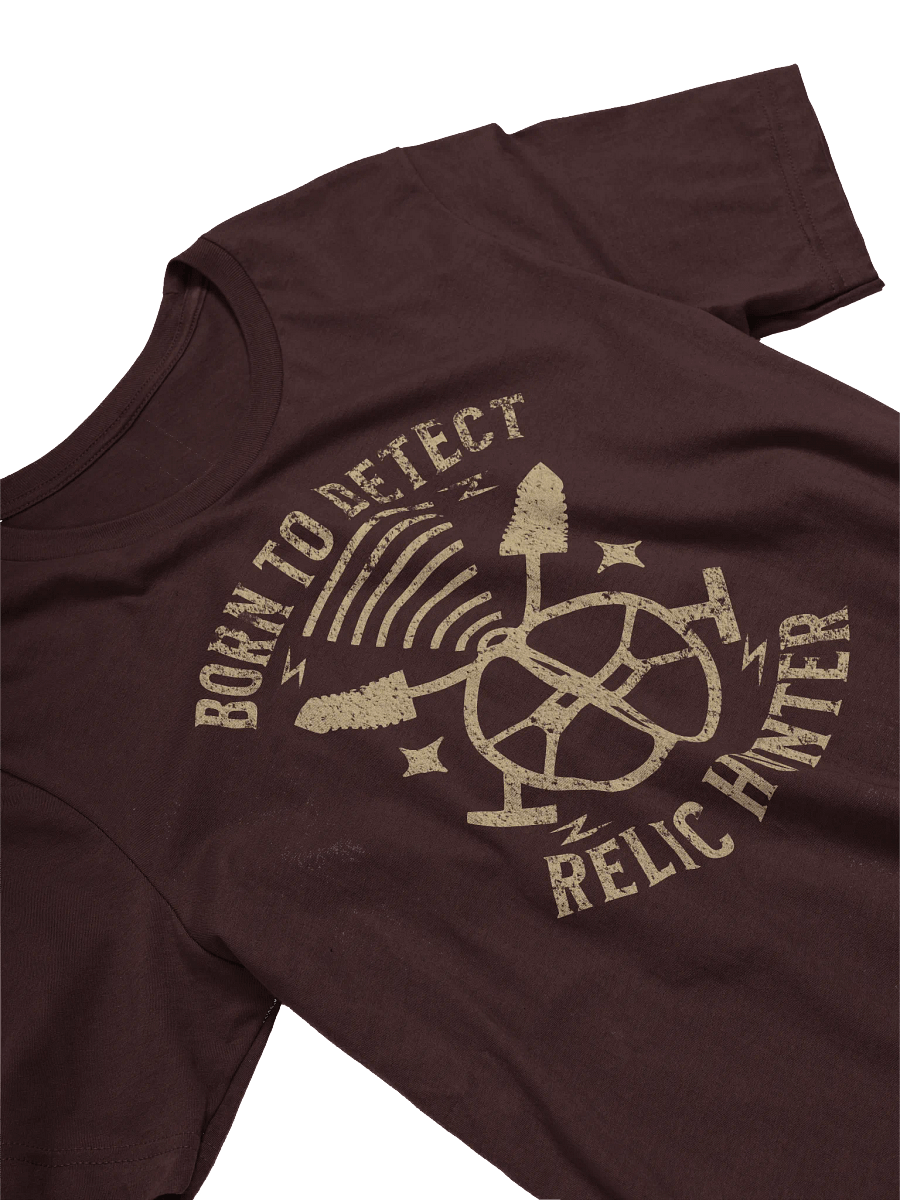 Born To Detect Relic Hunter Distressed T-Shirt product image (2)