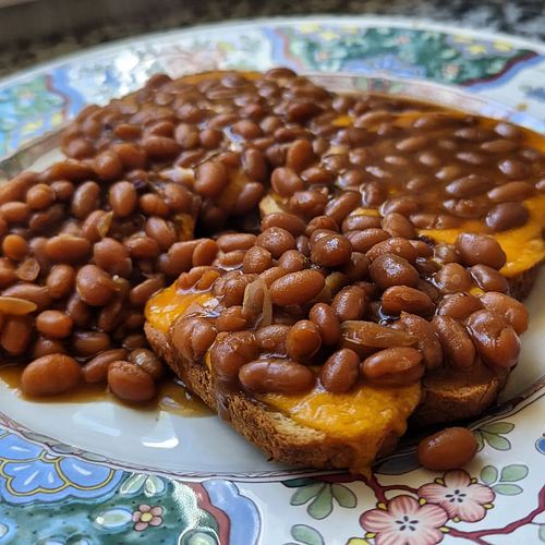 My first time trying beans on toast!! Delicious, but not amazing to look at lol