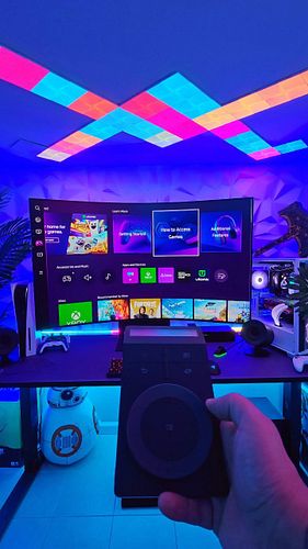 Samsung ark 55in monitor UNBOXING 🤯 this is a beast🔥
the best monitor i've had so far, simply amazing
4k 165Hz and 1000R curv...