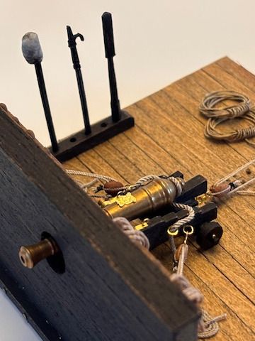 Wooden Diorama: Cannon Aboard a Historic Ship - black ship version product image (4)