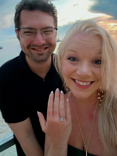 Dave and I are ENGAGED!!!!! ❤️😍 AHHHHHH!!!! Can't wait to continue this amazing life with the best partner! 

#engagement #en...