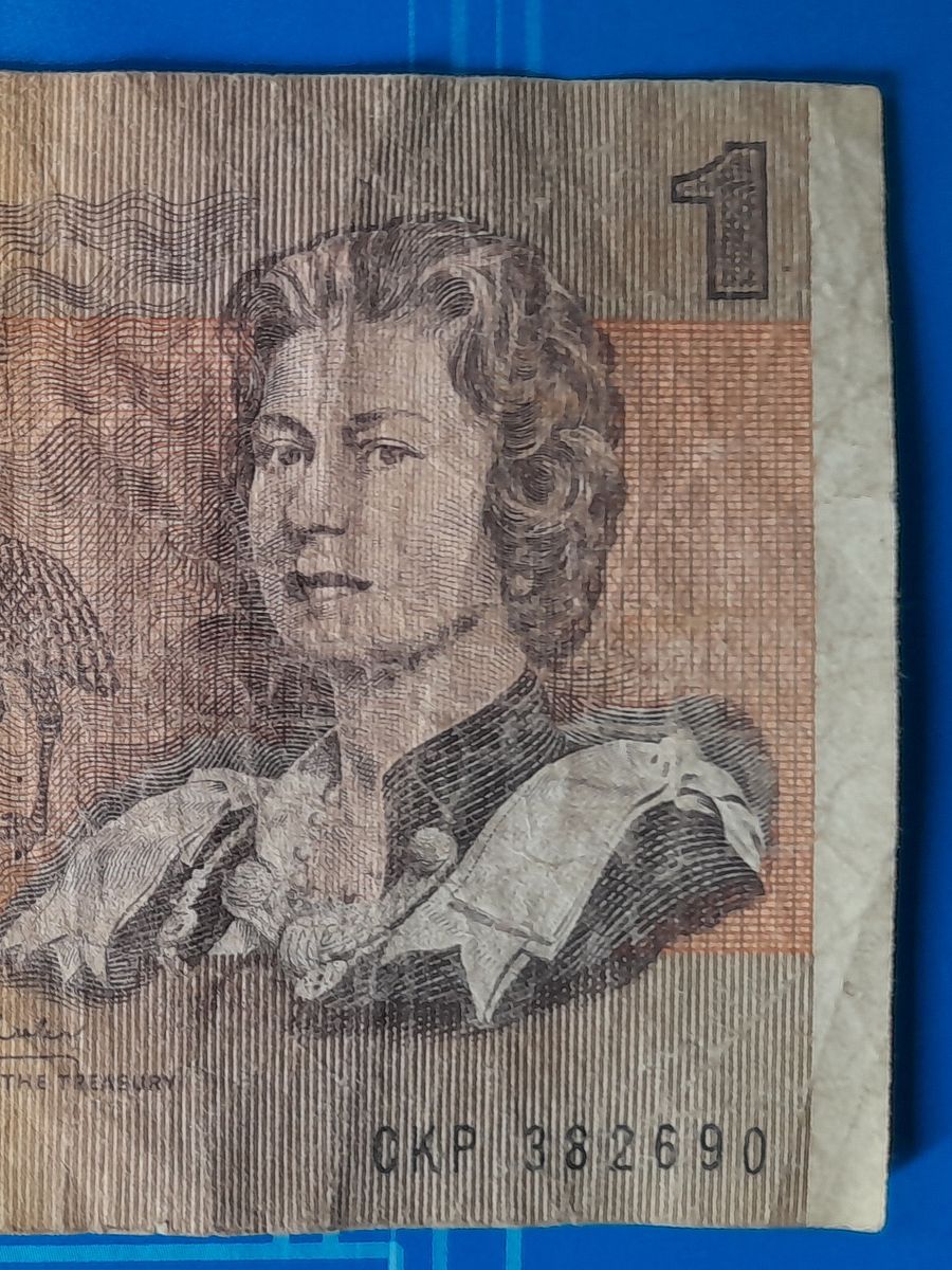 One Australia dollar product image (3)