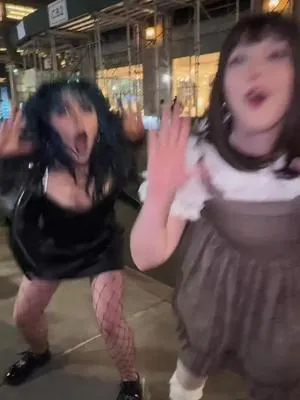 I FORGOT WE FILMED THIS HAHAHAHA (side note: the iphone stabilization makes this video SO fuzzy😭) @hailey ♡ @Nathan._.Shine @Zeppe  