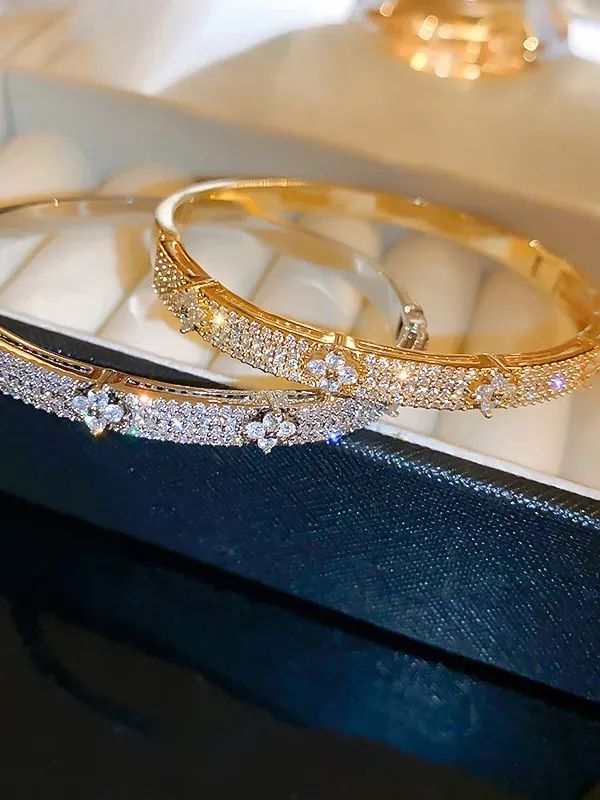 The Lustre Bloom Bracelet product image (2)