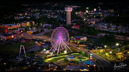 Come to Branson, Missouri: Where Adventure Meets Entertainment 🎡🎭🚤

From cruising Table Rock Lake to catching world-class sho...
