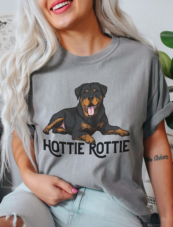 Hottie Rottie T-Shirt of a Rottweiler | Funny T-Shirt for Rottie Paw-rents product image (11)