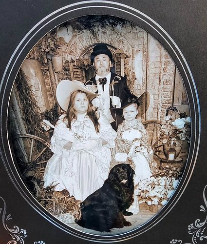#teamamcana had a blast today at #knoebels in Pennsylvania (even though we took our picture in the Victorian era so it doesn'...