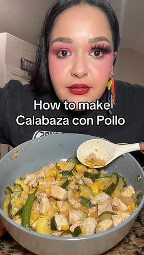 Easy Calabaza con Pollo 
#calabaza #calabazaconpollo #mexicanfood #annettefreckles