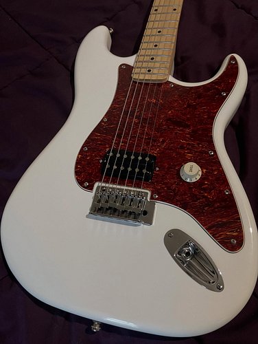 🎸 Arctic White, Pure Attitude 🎸

Showcasing one of our latest builds from GD Guitars — the Arctic White Super S 🔥
This beast ...