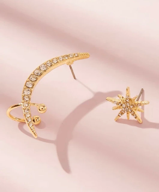 2PC GOLD RHINESTONE DECOR MOON & STAR EARRING AND NON-PIERCING CUFF product image (2)