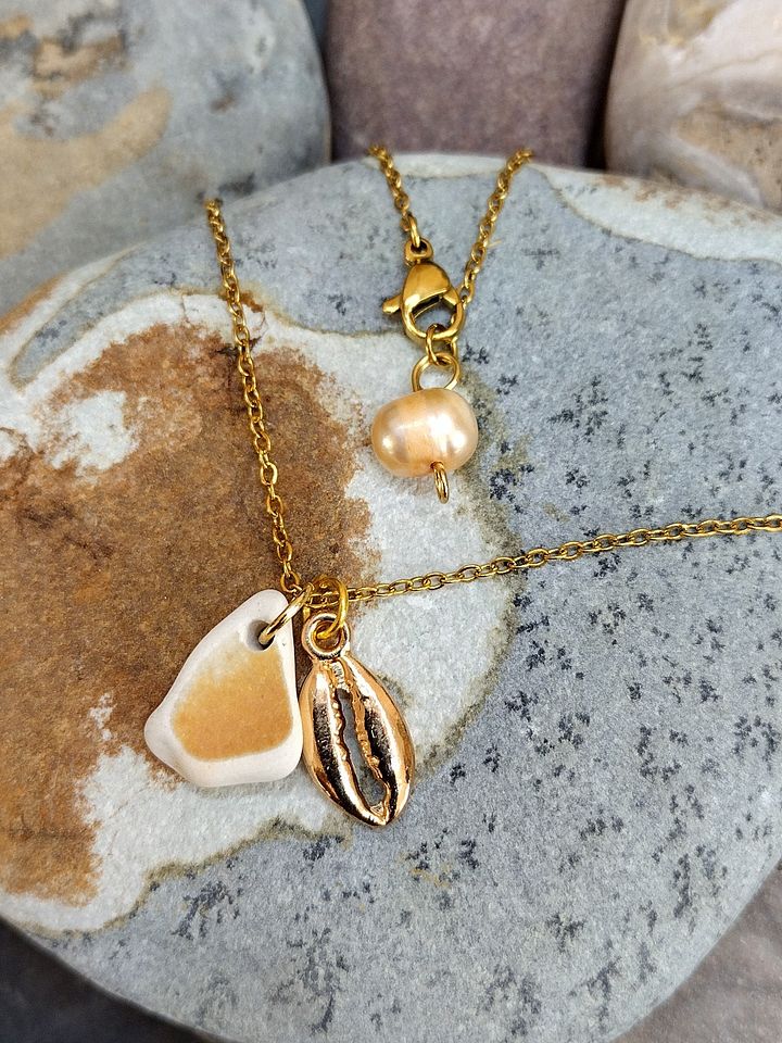 SEA GLASS NECKLACE product image (1)