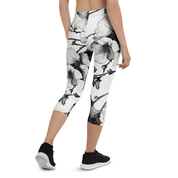 Hibiscus Harmony Capri Leggings product image (2)