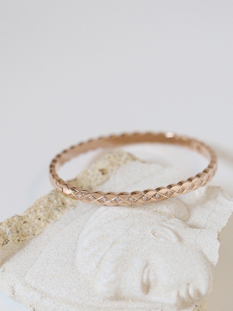 Twisted Diamond Bracelet | 18K Gold Plated product image (6)