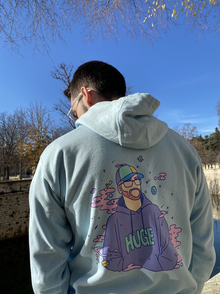 Hoodie bleu/blanc "Nuages roses" product image (1)