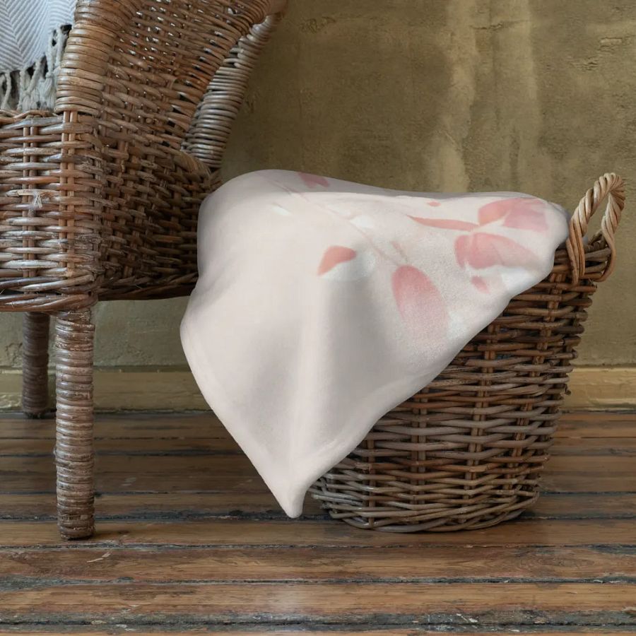 The pink floral hut design throw blanket product image (22)