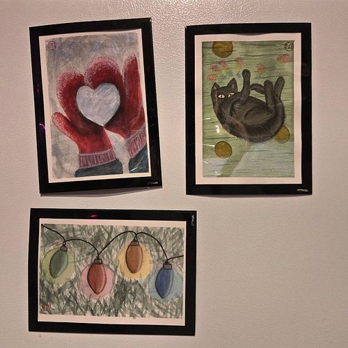 Have you put up decorations yet? 🎄🌲🧦🎁

I've  been stretching my skills to bigger canvases.  I have the commission listing, bu...