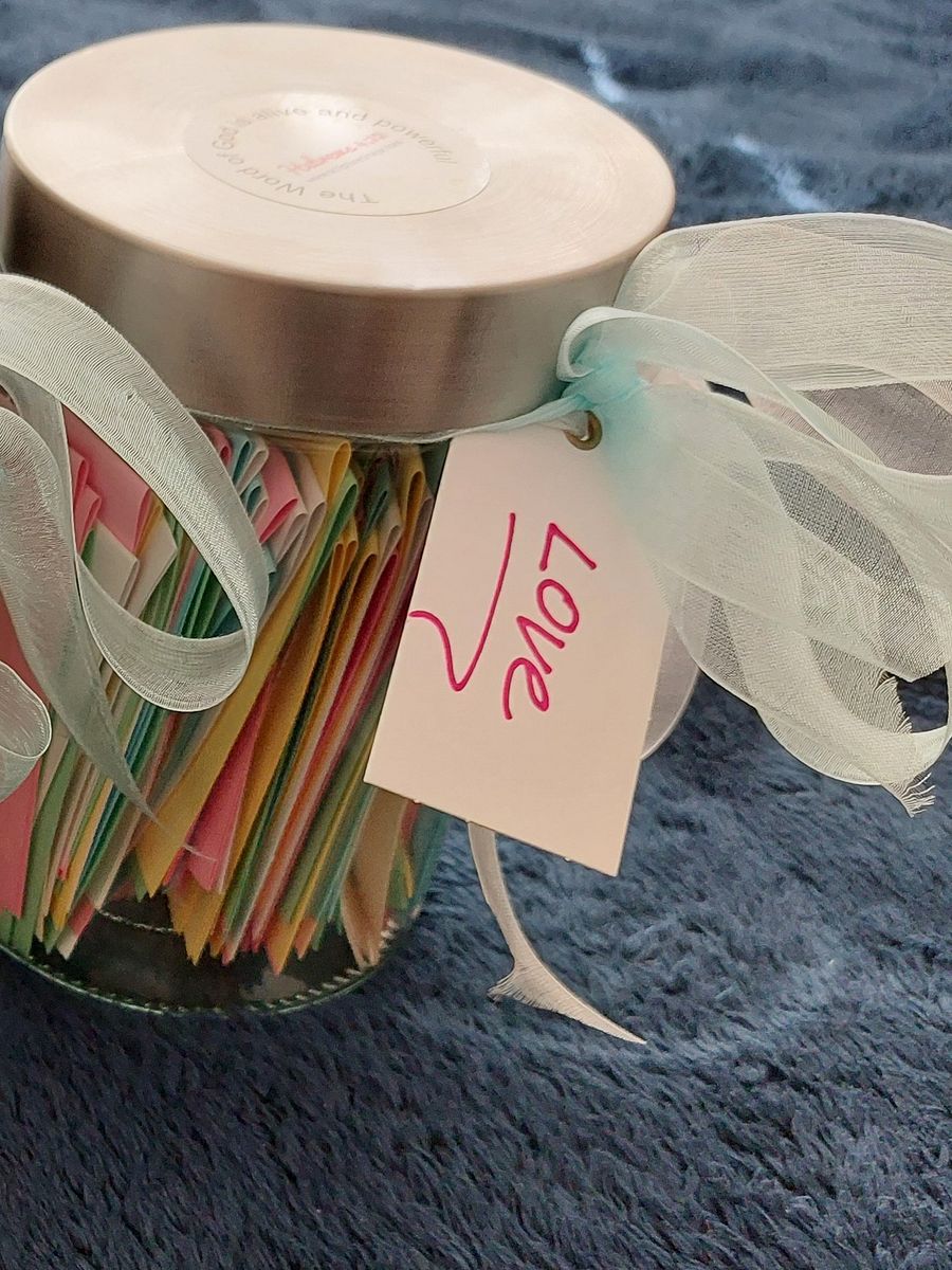 Scriptures in a Jar - Love (250 Scriptures) product image (1)
