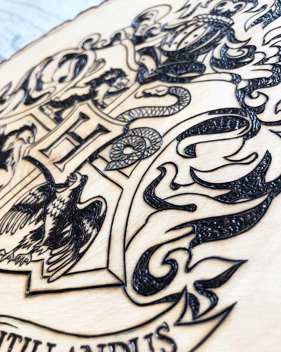 Hogwarts School of Witchcraft and Wizardry Crest product image (4)