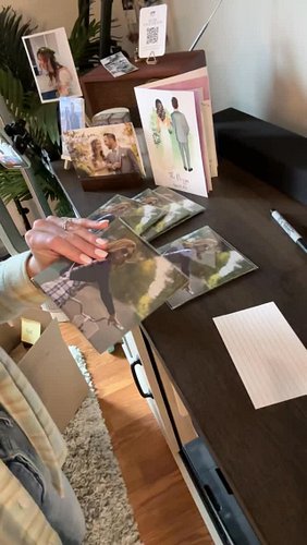 🎅🏼Happy Holidays from your favorite independent artist!🎅🏼

Use code ELLE15 to get 15% off your merch orders at shop.kathleene...