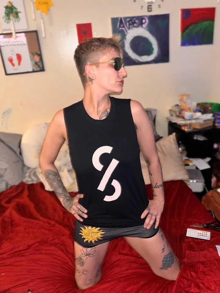 CLAUDY BEATS SYMBOL MUSCLE TANK product image (1)