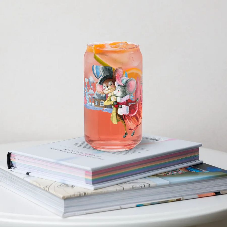 Warm Winter Embrace Can-Shaped Glass | Four Seasons of Love Collection product image (4)