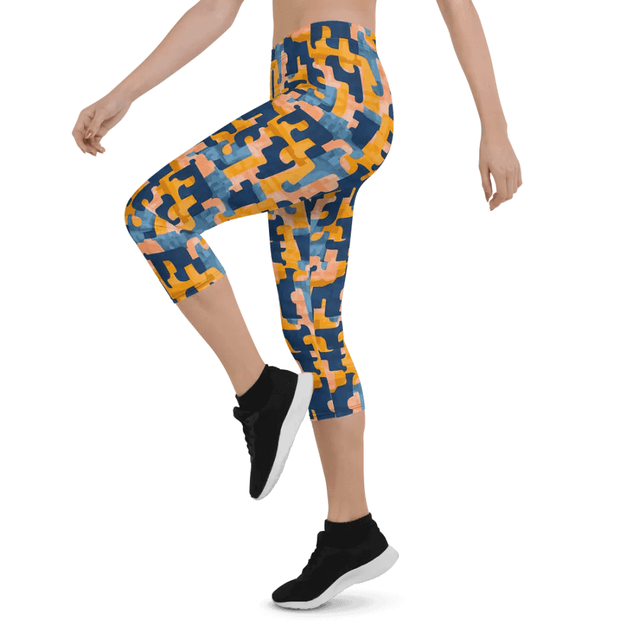 Flowing Shapes | Capri Leggings product image (3)