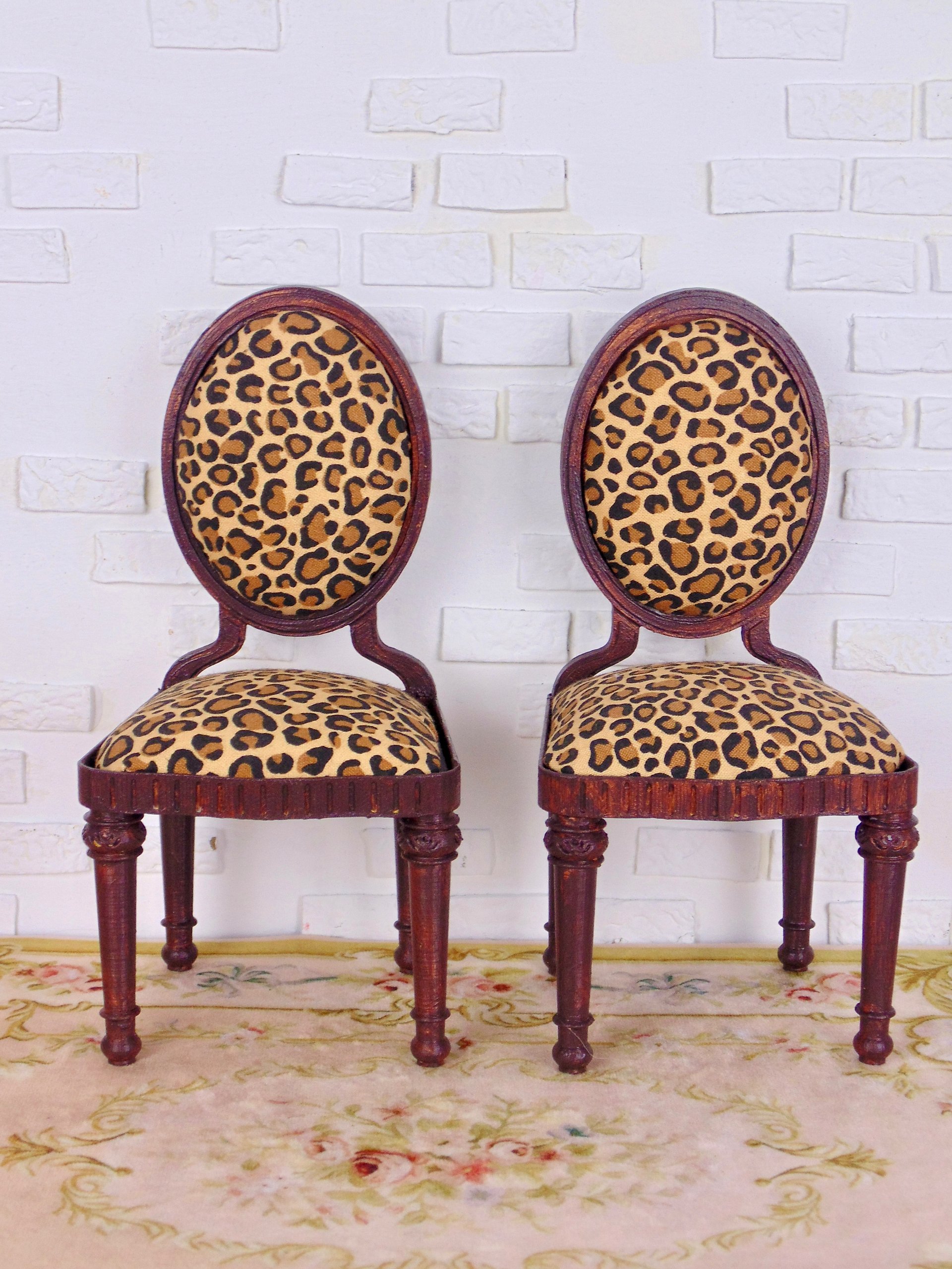1:6 scale chair for 12” fashion dolls leopard product image (3)