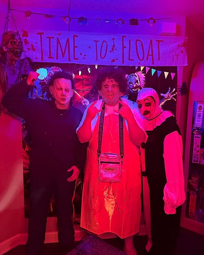 #TIMETOFLOAT #HAPPYHALLOWEEN 🎃

#michaelmyers #leatherface #arttheclown