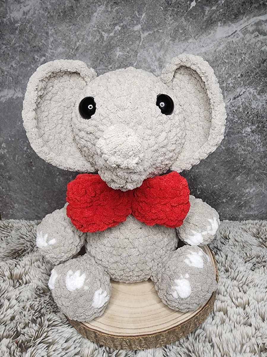 Sitting Elephant product image (1)