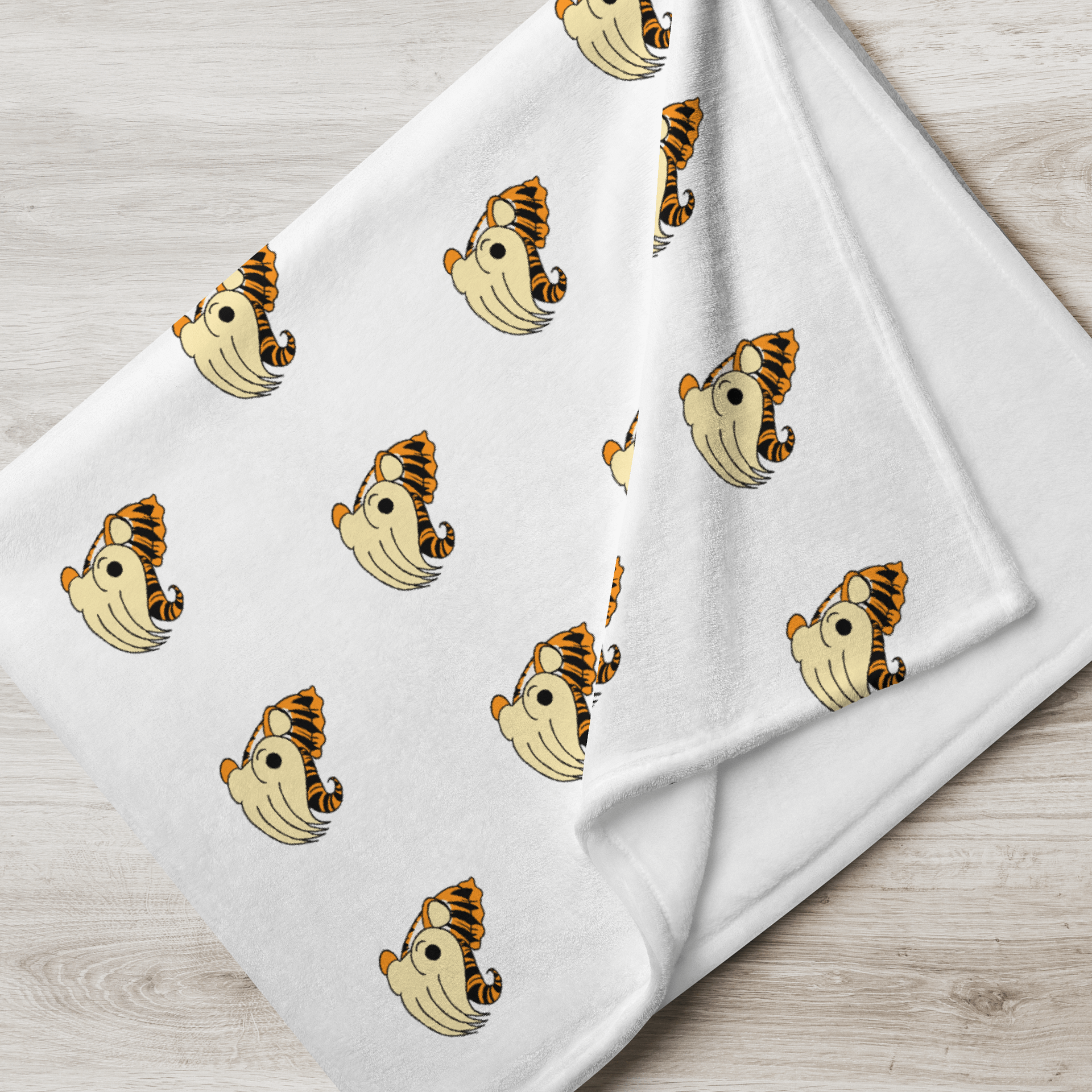 Bounce Cuttle Throw Blanket product image (7)