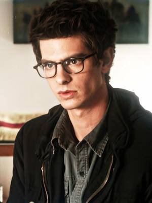 Why did bro randomly rizz face 😭🙏 #spiderman #andrewgarfield 