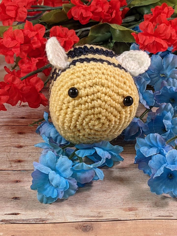 Bee Plush product image (2)