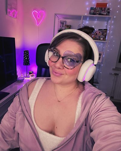 Doesn’t always have to be a scary Halloween! This year, I dressed up as my little alter moo-go: Lulumoo! 💜
If you don’t know ...