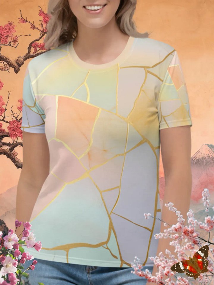 Pastel Gold Kintsugi Print T-Shirt product image (1)