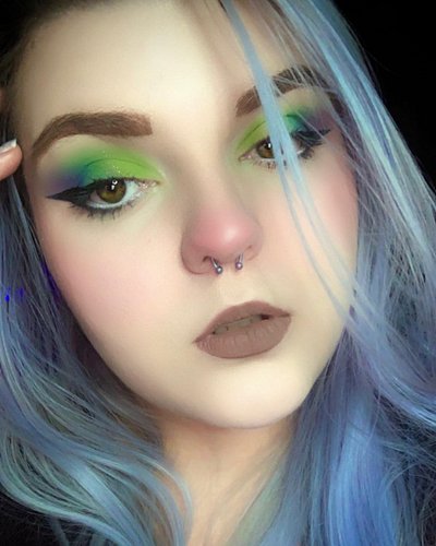 I just like my eyeshadow.