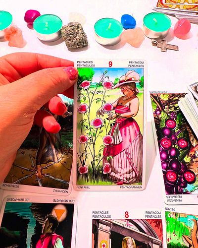 Garden of Eden - full of divine May roses 🌹 - symbol of abundance , new beginnings , romantic feelings & love ! Have a wonder...