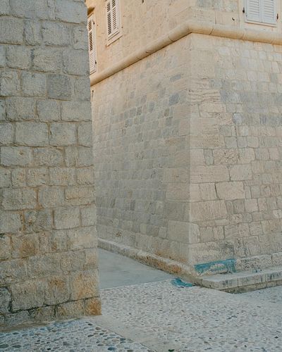 Walls from ancient times
.
.
#softminimalism #portra400 #landscapearchitecture #35mm #architecturephotographer #fujifilm #fuj...