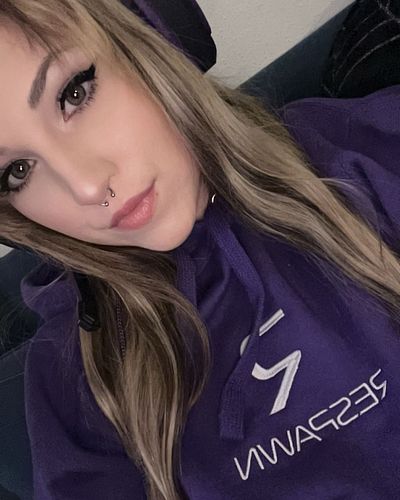 Got my @respawnproducts hoodie in. 😍😍😍