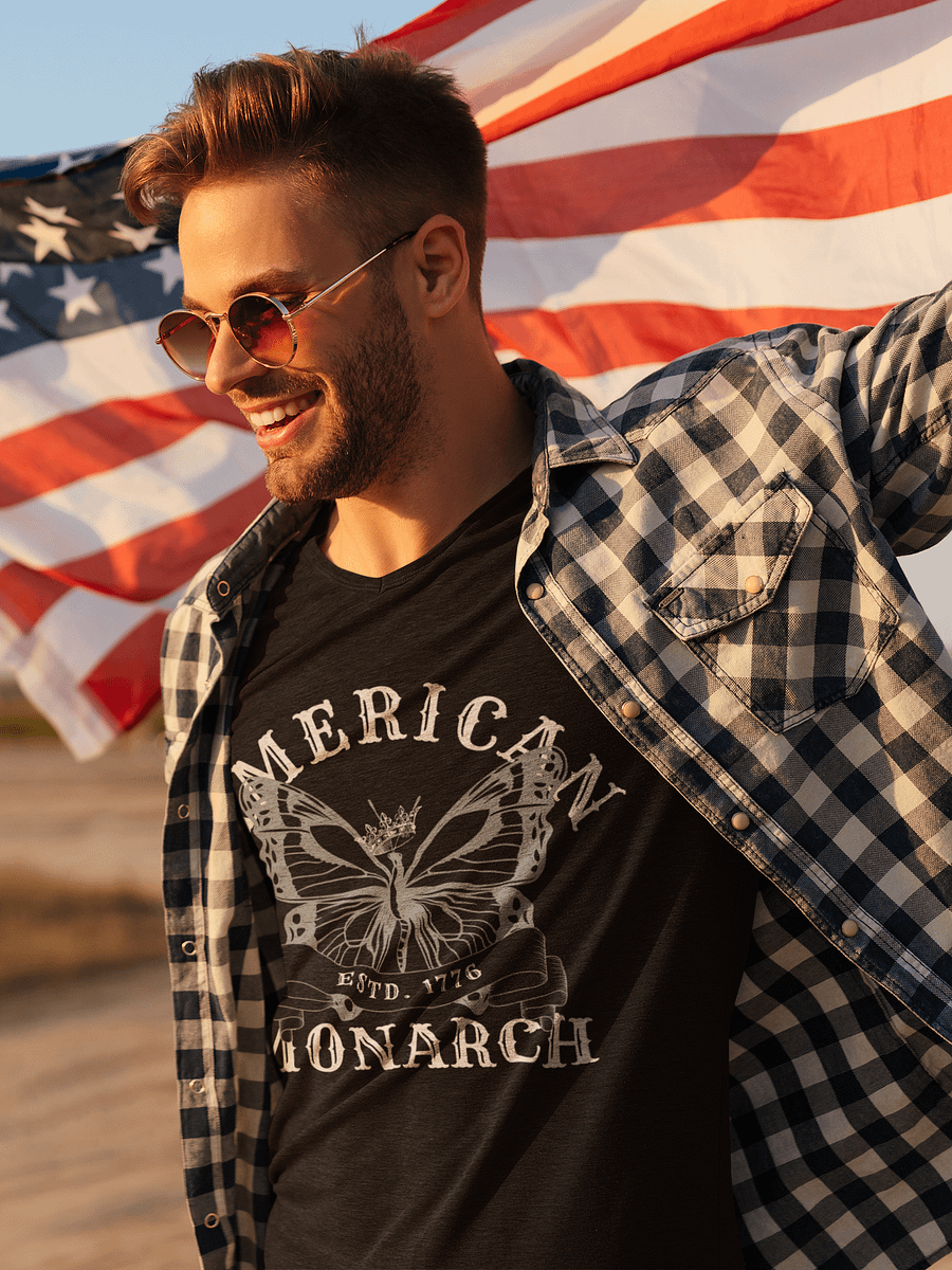 American Monarch © T-Shirt - Being Liberal product image (2)