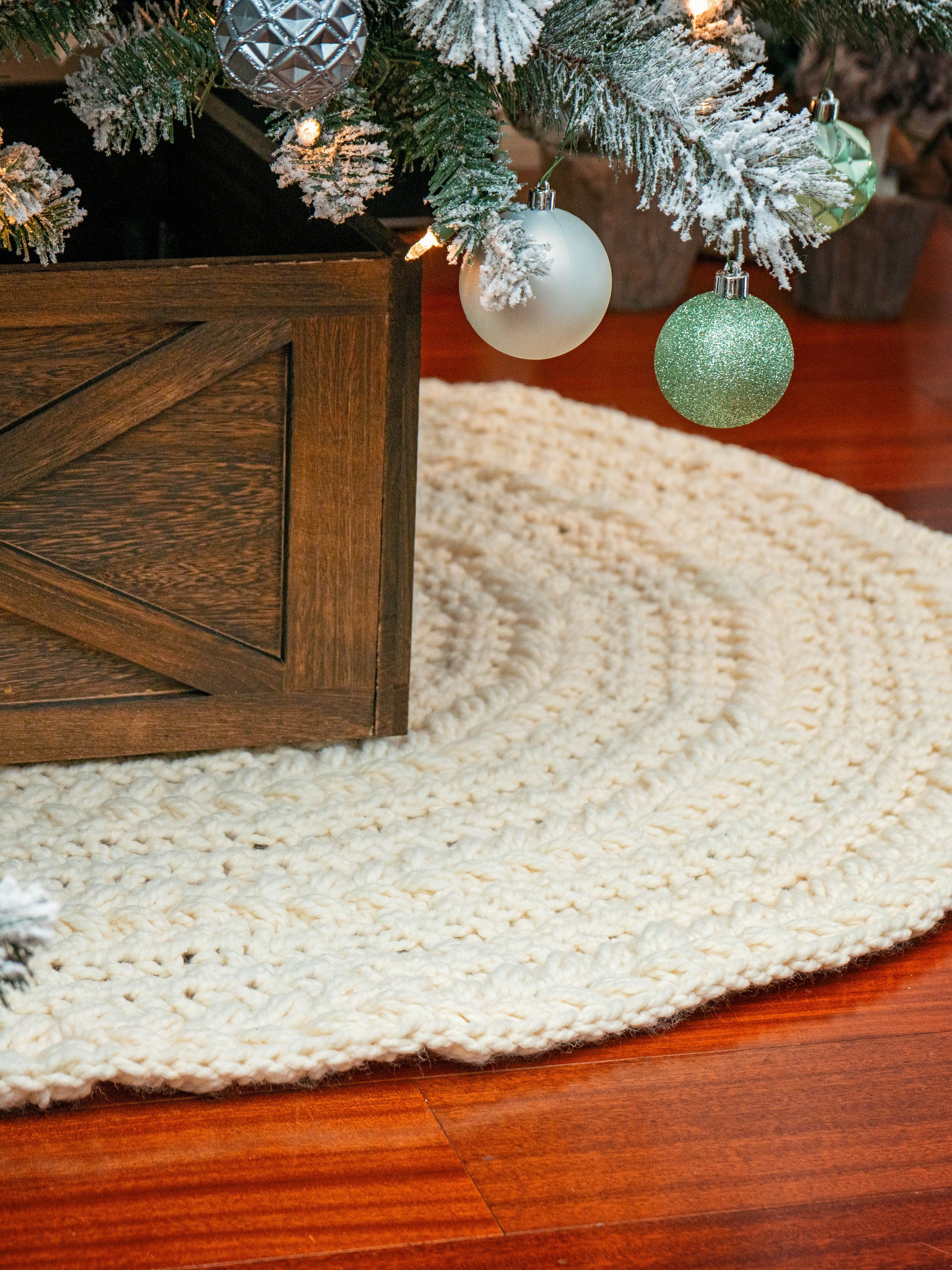 Macchiato Wreath Tree Skirt Tutorial product image (3)