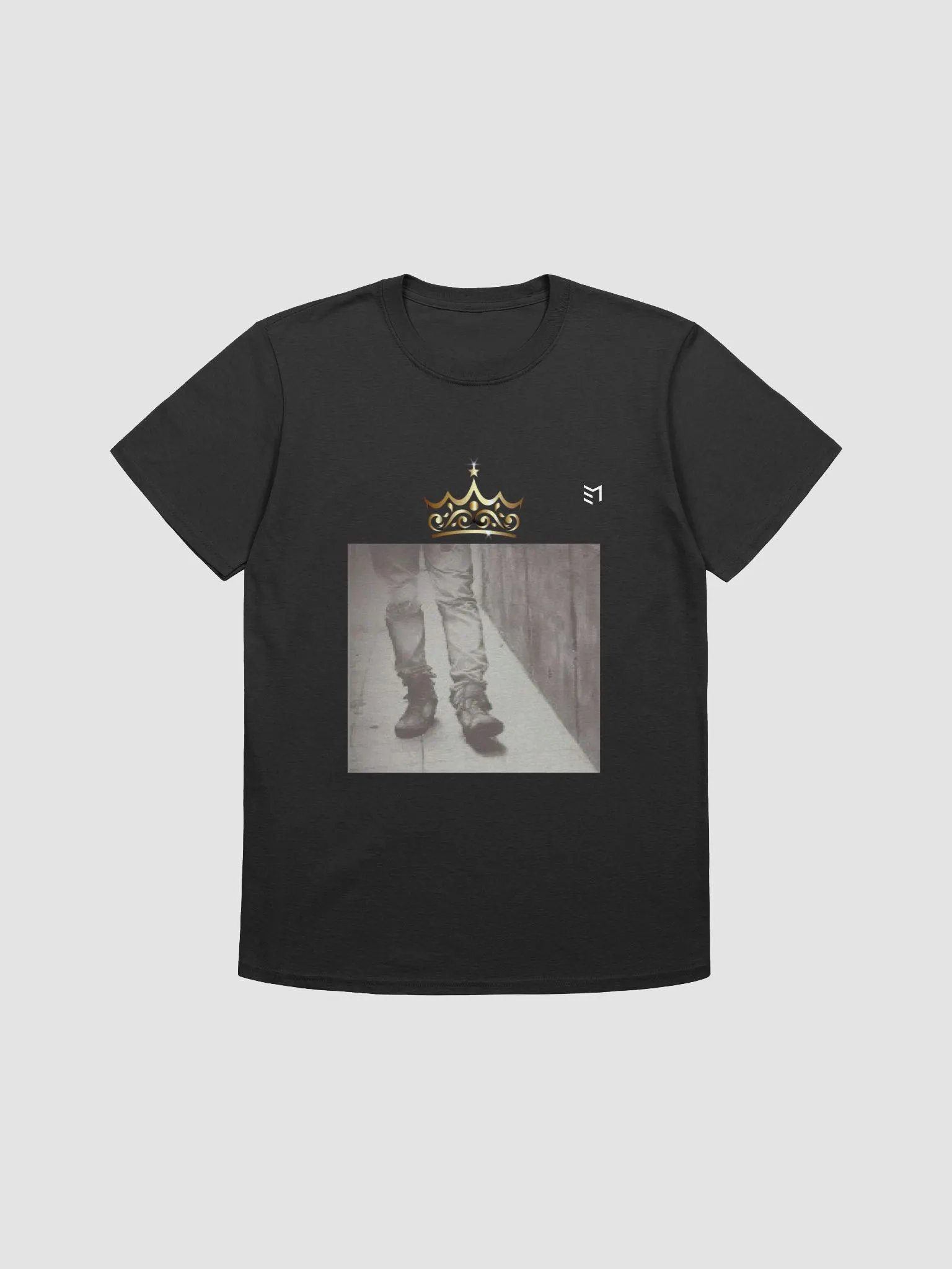EM \\ Shoe Crown T-shirt product image (1)