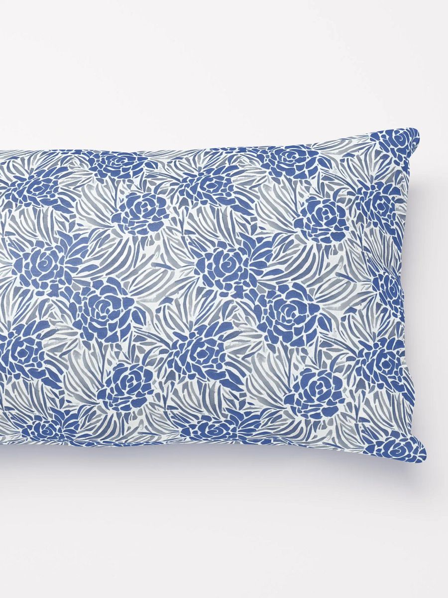 Blue Roses Basic Pillow product image (4)