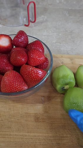 Decora tu postre con estas frutas! ¡Fácil y delicioso! 🥝🍓🫐

​Ingredientes
​4 oz de mantequilla
​2 1/2 tazas de cereal molido ...