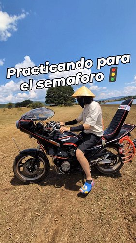 Practicando para cuando se me ponga el de la 49cc al lado en el semáforo.

スペインからコール

#gpz400f #旧車會 #暴走族 #バイク #motos #revving...