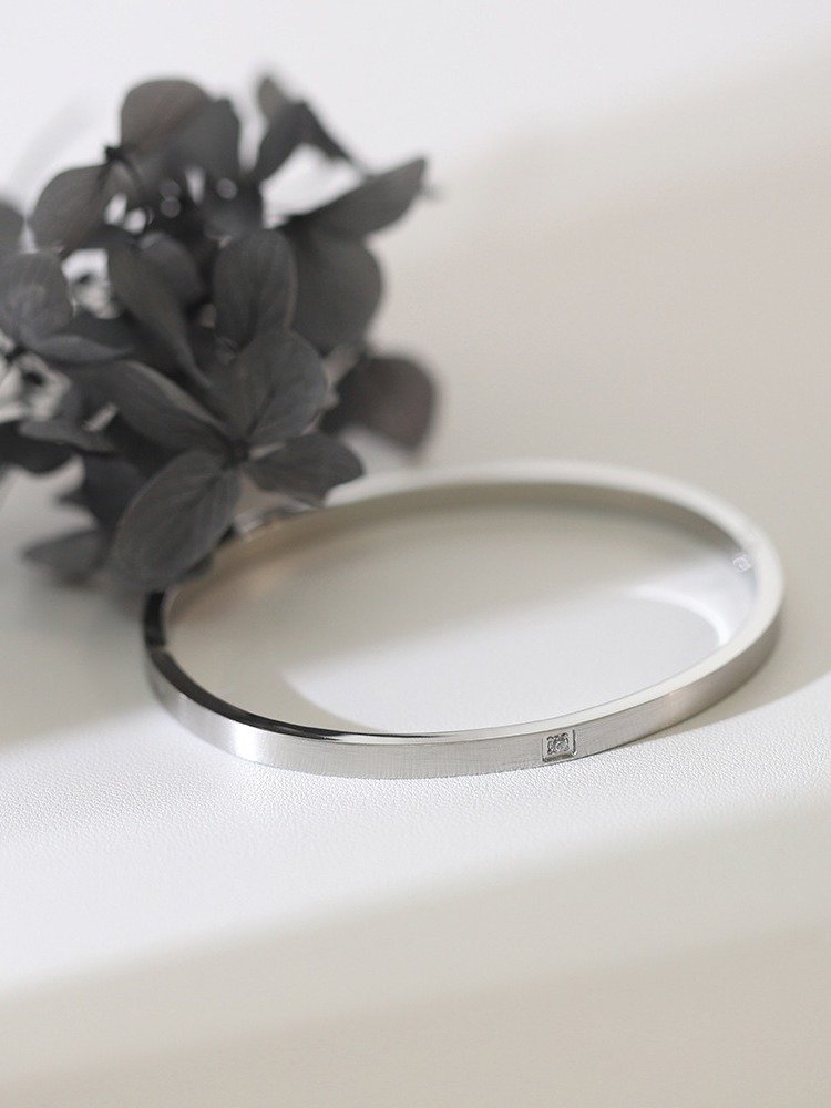 Brushed Matte Single Drill Bracelet | 18K Gold Plated product image (5)