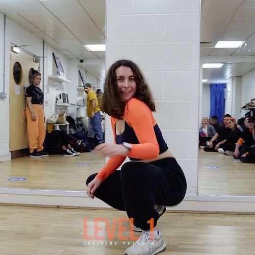 Who says you need experience to shake it off?- our community is here to support you every step of the way 💃💫

Do you wanna se...